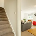Spacious 3 Bedroom Flat In Heart Of City Centre